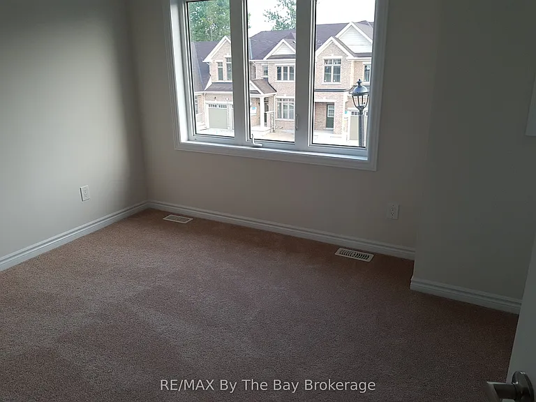 162 Allegra Dr — Photo 10
