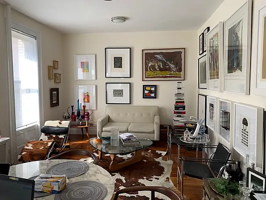 Rented by Salon Realty Corp | media 1