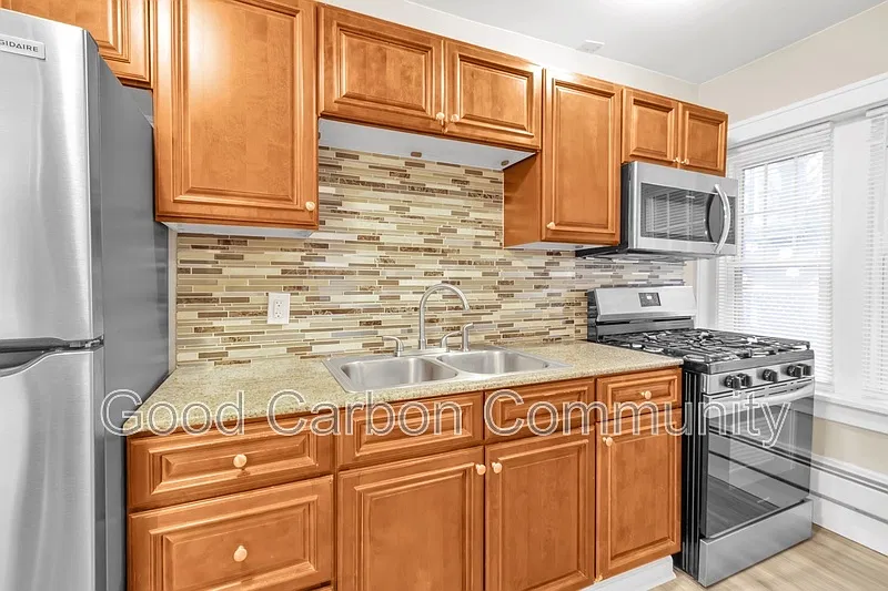 1225 Hertel Ave #2
