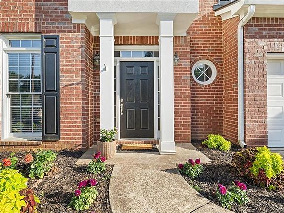 3rd image of 2060 Fairport Way