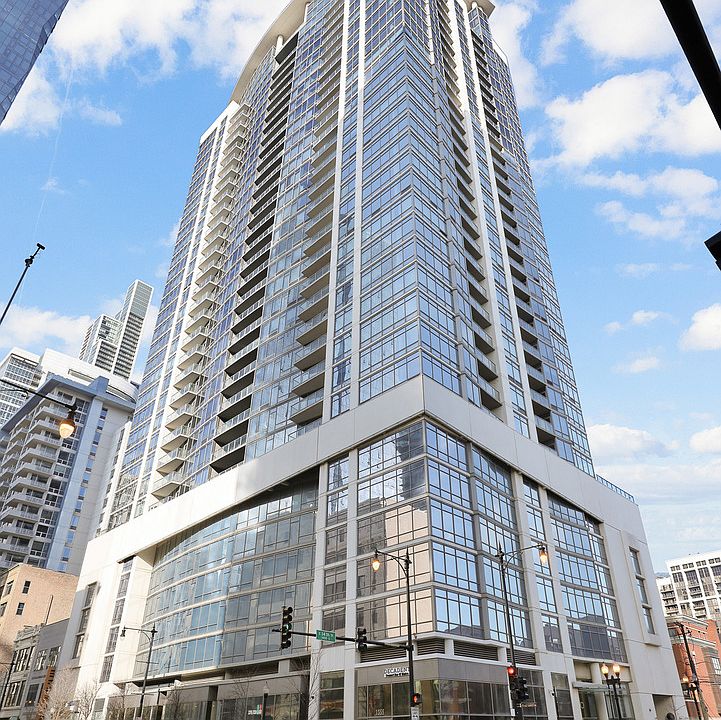1st image of 100 E 14th St #2009