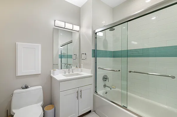 Bathroom, photo 1