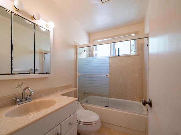 5th image of 121 Paradise Dr