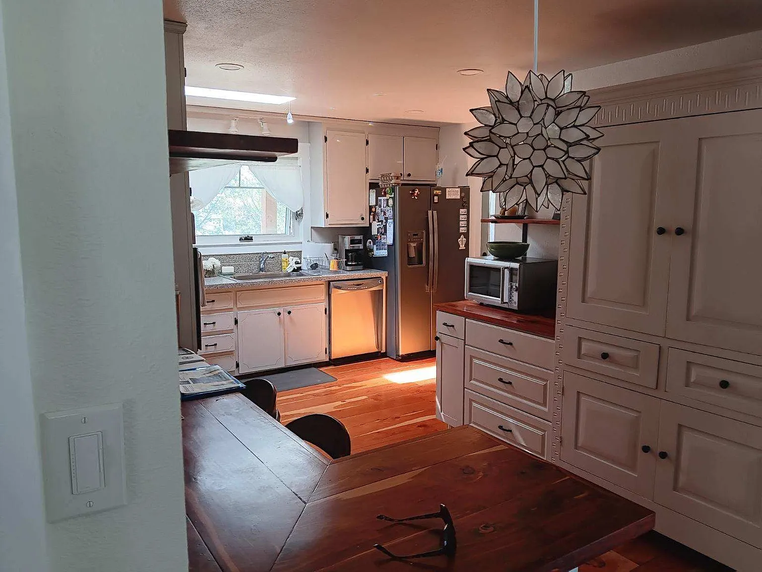 3 bed, 1600 sqft, $3,200 — Photo 3