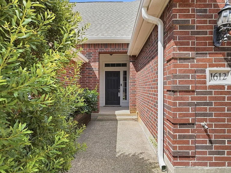 1612 Culture Ln — Photo 4