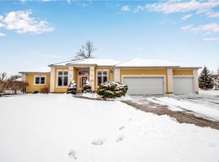 106 Hazelwood Ln, Grand Island, NY 14072