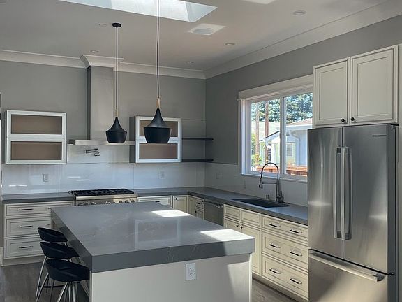 4th image of 328 Flora Vista Ave