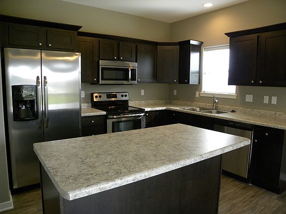 5th image of 305 Sunset Pl