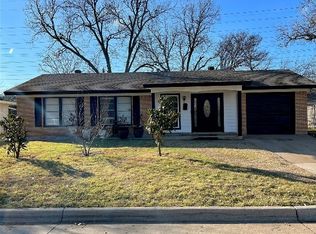 1700 Grantland Cir, Fort Worth, TX 76112