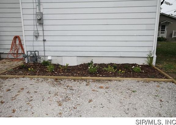 5th image of 204 E Apple St