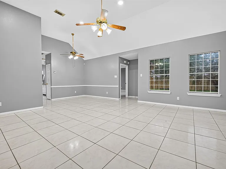 13607 Sable Ln — Photo 2