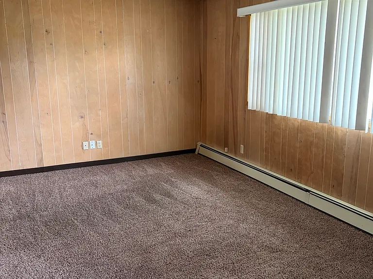 202 Legget Ave — Photo 3