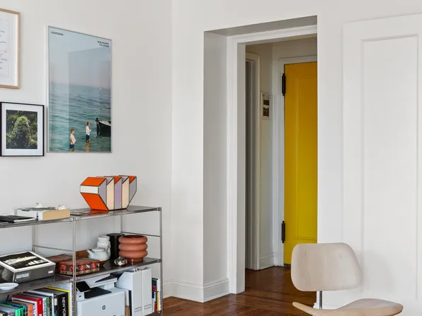 161 West 16th Street image 4 of 12