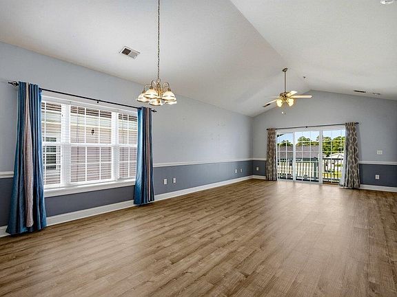3rd image of 4140 Hibiscus Dr. #301