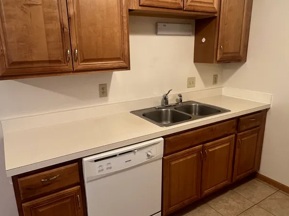 1141 S Buchanan St APT 5, Wilmington, IL 60481
