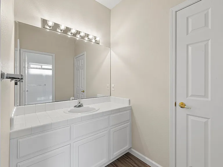 560 Diana Ave — Photo 27
