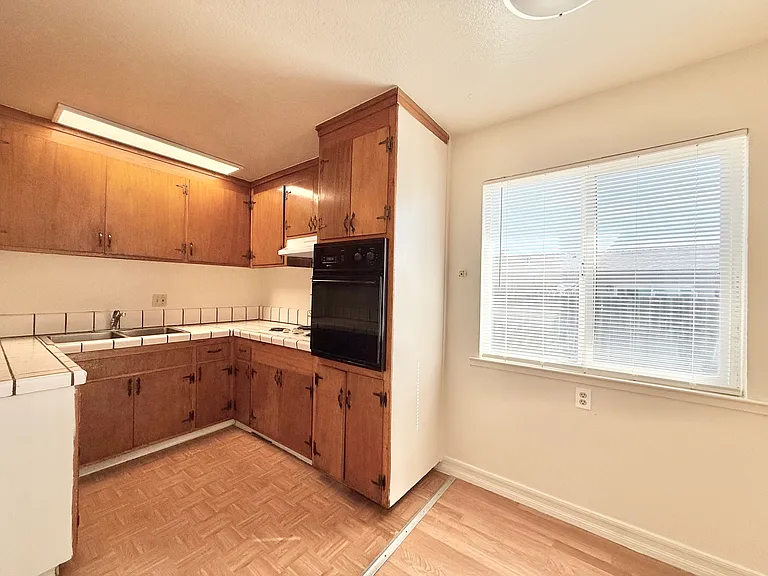 863 Virginia St — Photo 4