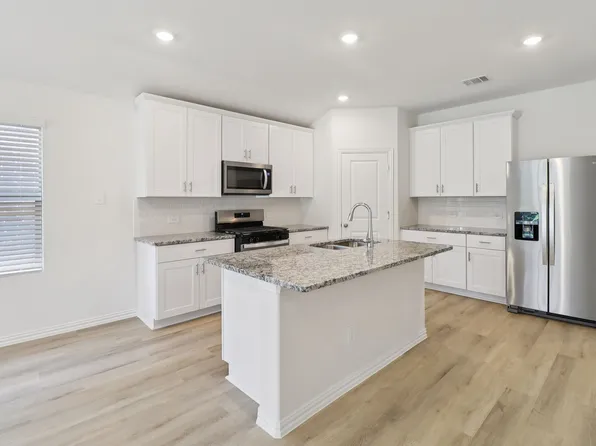 4208 Joe Pool Dr, Farmersville, TX 75442