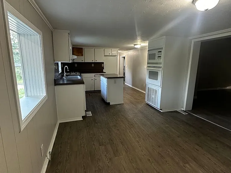 742 Old Sulphur Springs Rd — Photo 15