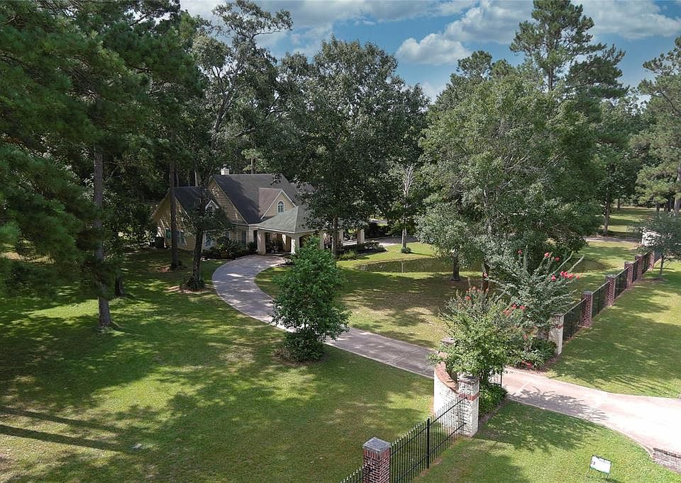 1st image of 23994 Mossy Oaks Dr