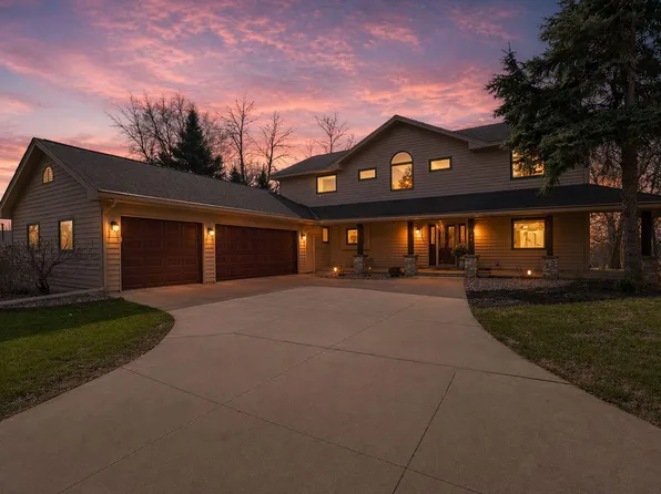 1636 Woodlawn Cir, Waconia, MN 55387