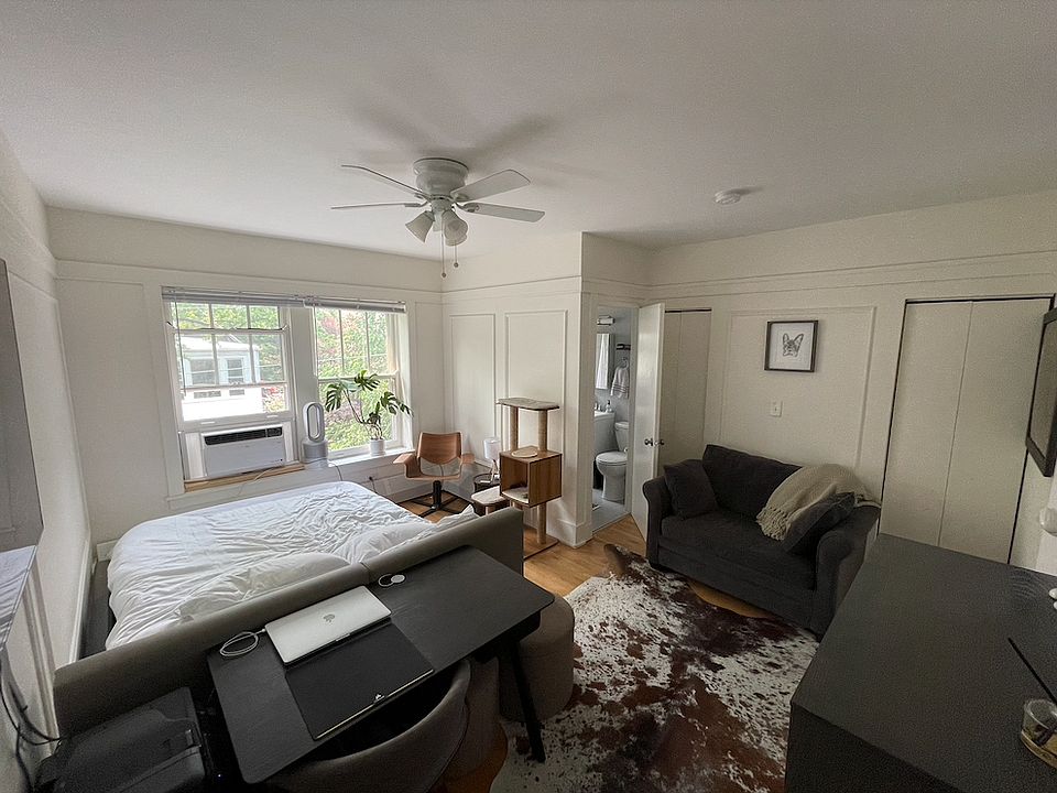 1st image of 4524 N Malden St APT 121