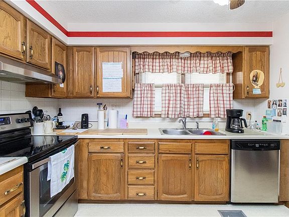 5th image of 505 Meadowcrest Ct