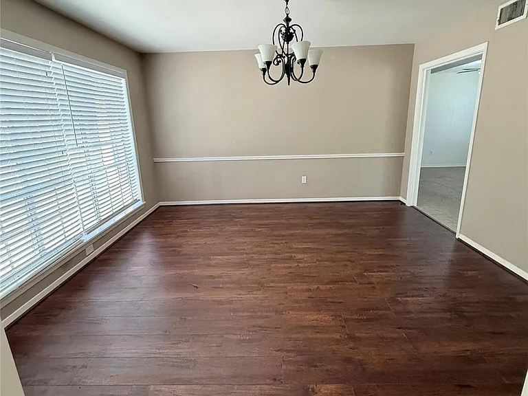 106 Longacre Dr — Photo 5