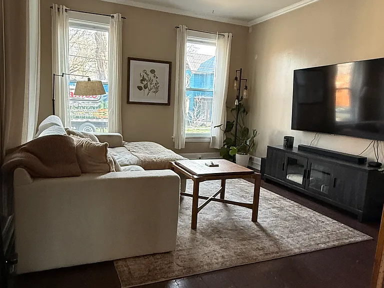 325-327 Cascadilla St — Photo 3