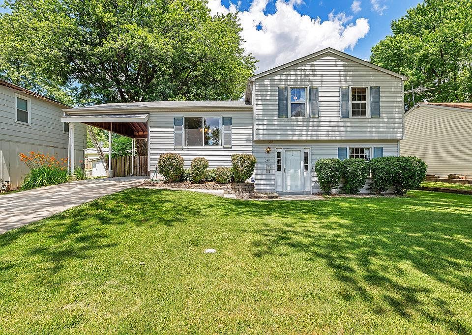 1st image of 2415 Teakwood Manor Dr