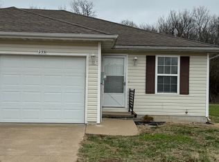 233 E Eagle Cir, Clever, MO 65631