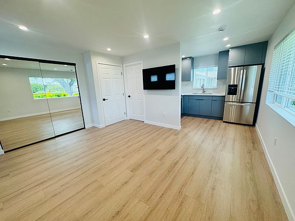 5th image of 12958 Lemay St