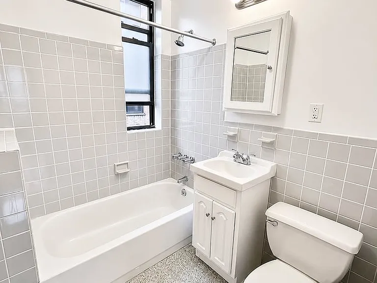 318 W 138th St #3A — Photo 9
