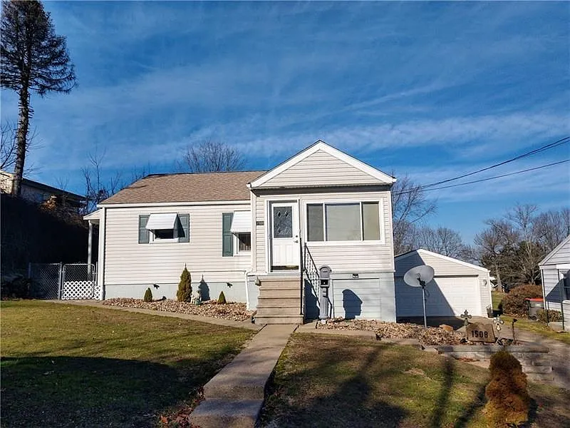 1508 W 8th St photo 1