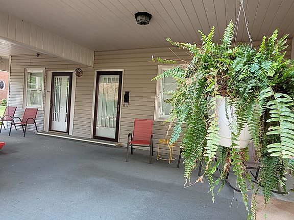 4th image of 216 S 2nd St