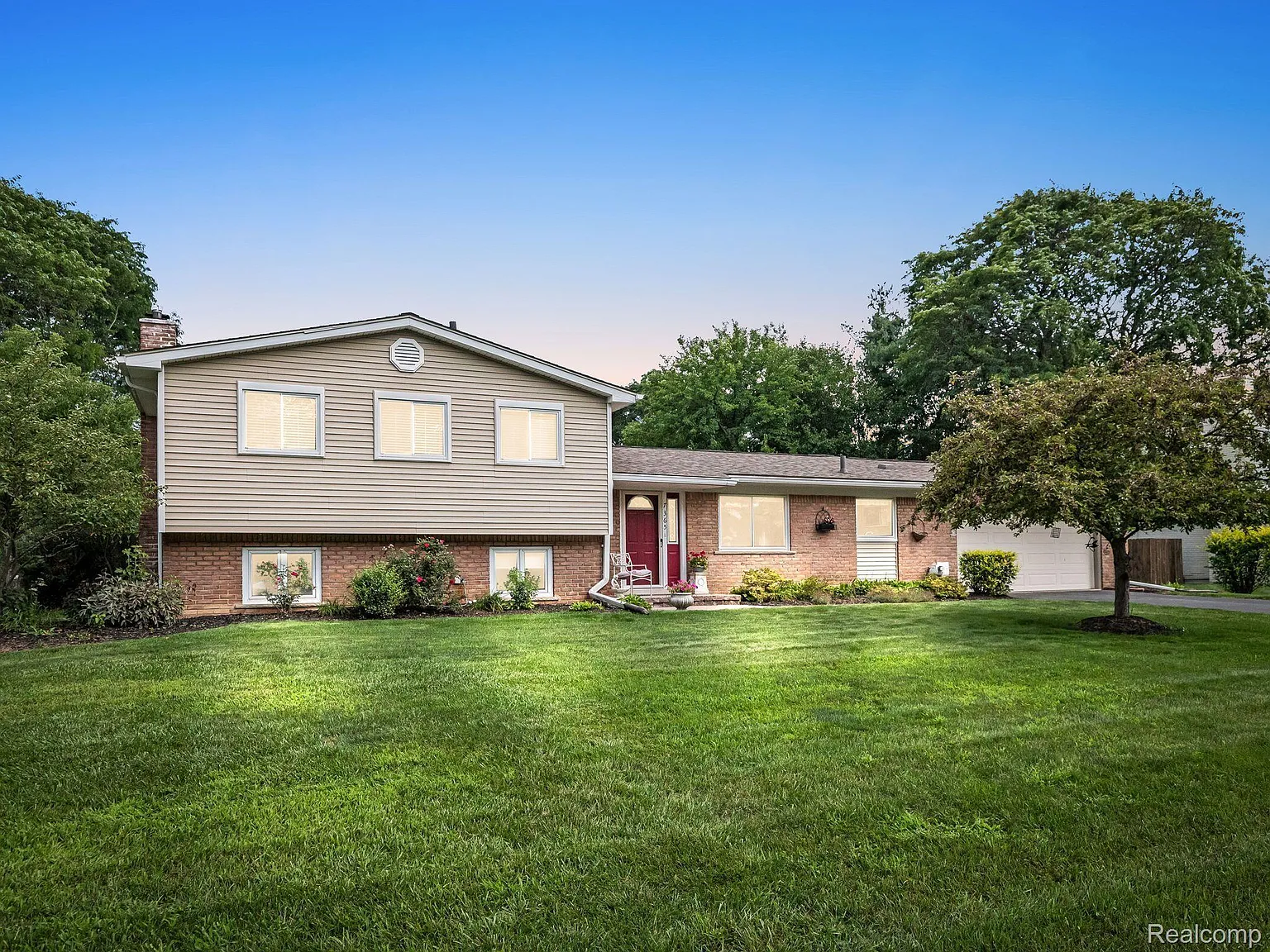 7365 Brookridge Dr photo 1
