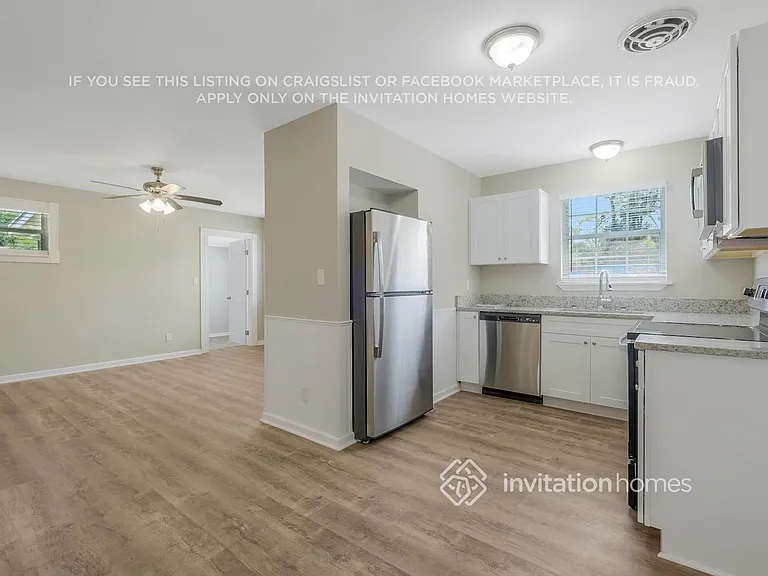 7917 Chateau Dr S — Photo 6