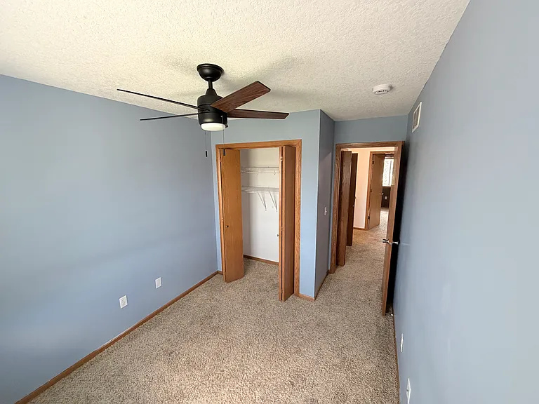 221 N Cherokee Dr — Photo 17
