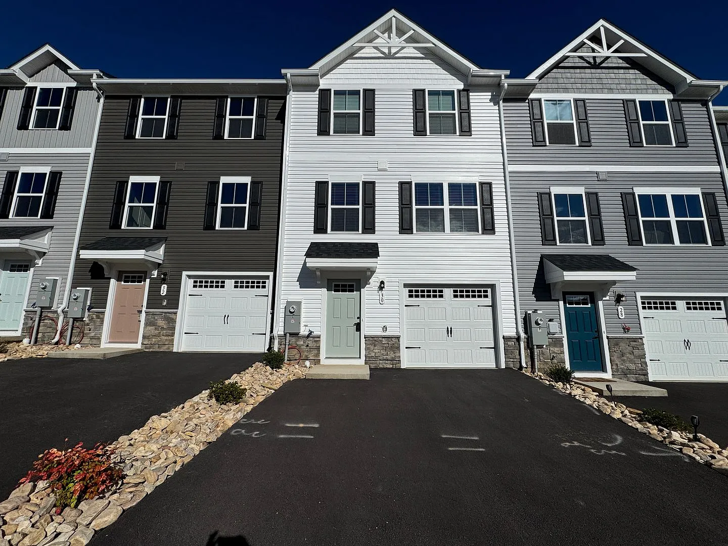 Brand-New 3-Bedroom Townhome in the Ridgeview Community — Photo 1