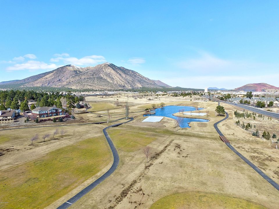 2nd image of 2975 N Fairview Dr
