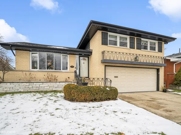 8248 N Knight Ave, Niles, IL 60714