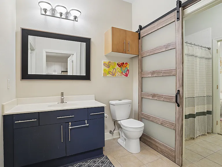 7707 Bluebonnet Blvd #321 — Photo 8