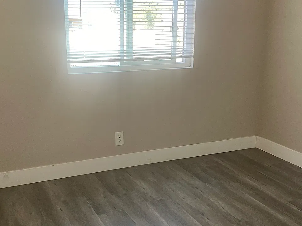 13812 Ramona Pkwy