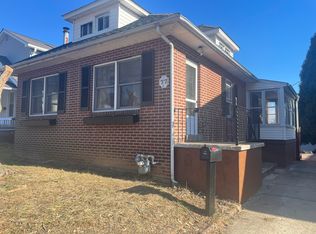 77 S Sproul Rd, Broomall, PA 19008