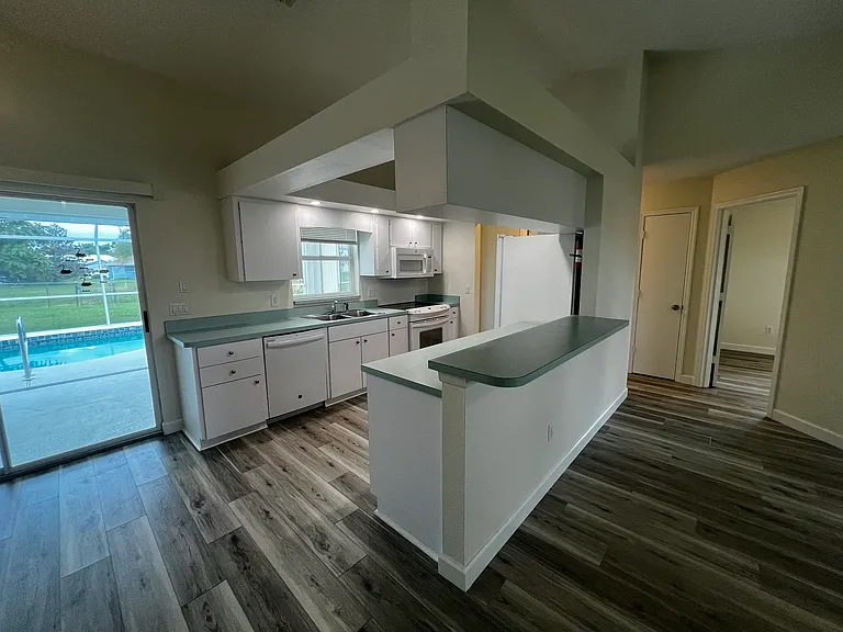 126 Broadmoor Ln — Photo 12