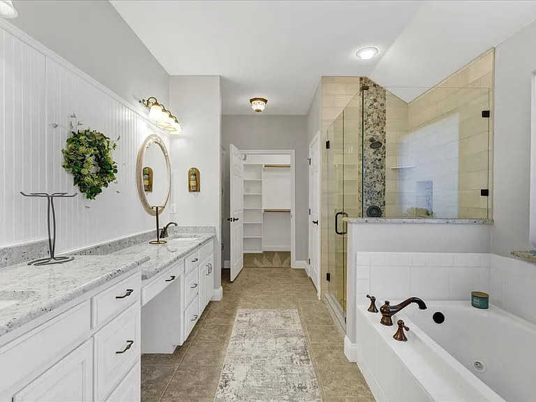 3300 Fountain Way — Photo 39