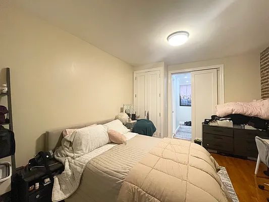 Rented by Meraki Realty LLC | media 23