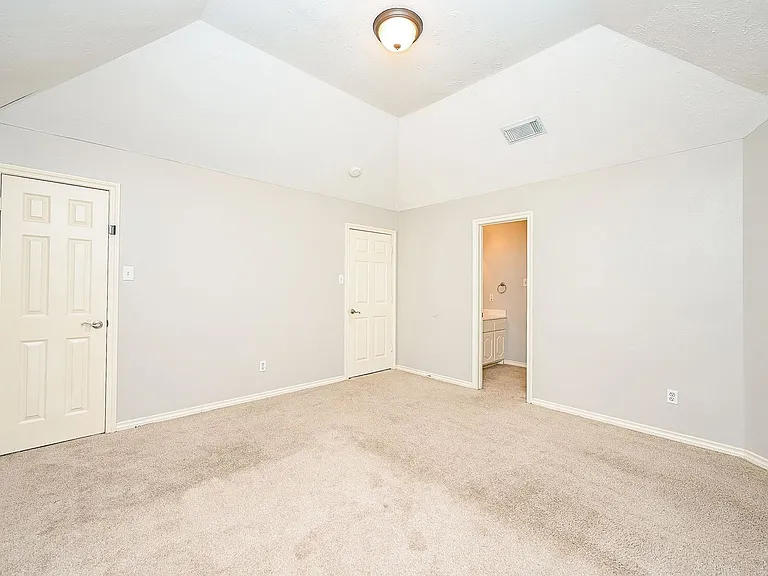 8135 Cove Timbers Ln — Photo 29