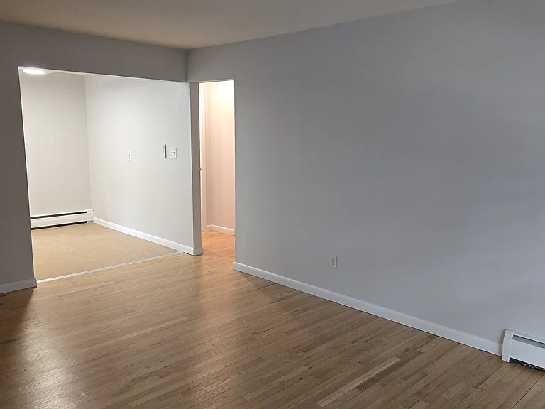 LAWRENCEVILLE GARDEN APARTMENTS AND TOWNHOMES — Photo 11