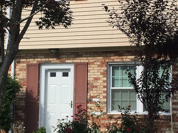 2nd image of 14835 Cherrydale Dr